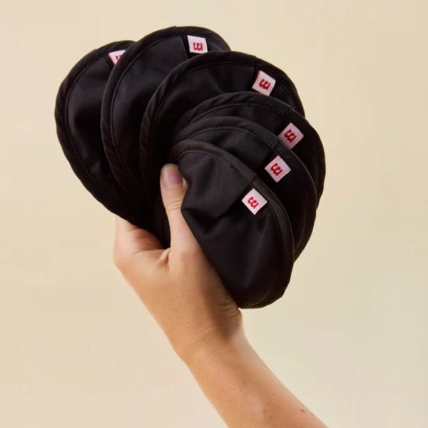 Momkind reusable nursing pads black